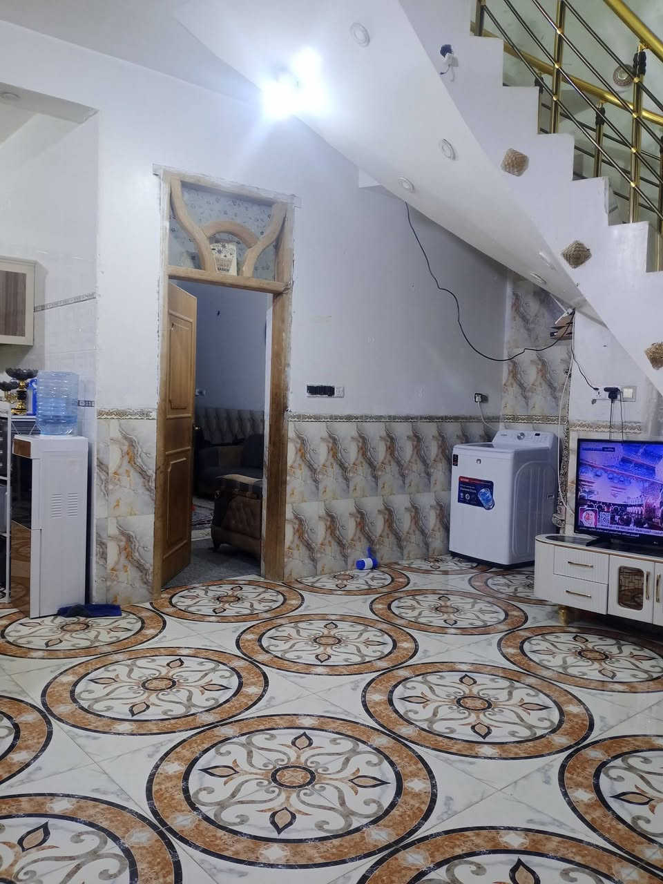 🏠مكتب الامين للعقار🏠
يعلن مكتب الأمين للعقار عن بيع دار مساحته
140 متر  مربع منطقة الخاجية توزيع القضاة
شارع 20 الواجهة 7*20
يتكون من 3 طوابق
🔹الطابق الاول يحتوي على غرفة نوم ومطبخ وصالة وهول ومجموعة صحية داخلية وخارجية
🔹الطابق الثاني يحتوي على غرفتين نوم و هول ومجموعة صحية
🔹الطابق الثالث يحتوي على غرفتين نوم ومجموعه صحية
🔸سنة البناء 2020

للاستفسار الاتصال على مكتب الامين للعقار
الكوت شارع دور العمال مجاور مجمع احمد التميمي.. على الهواتف

***********
***********

