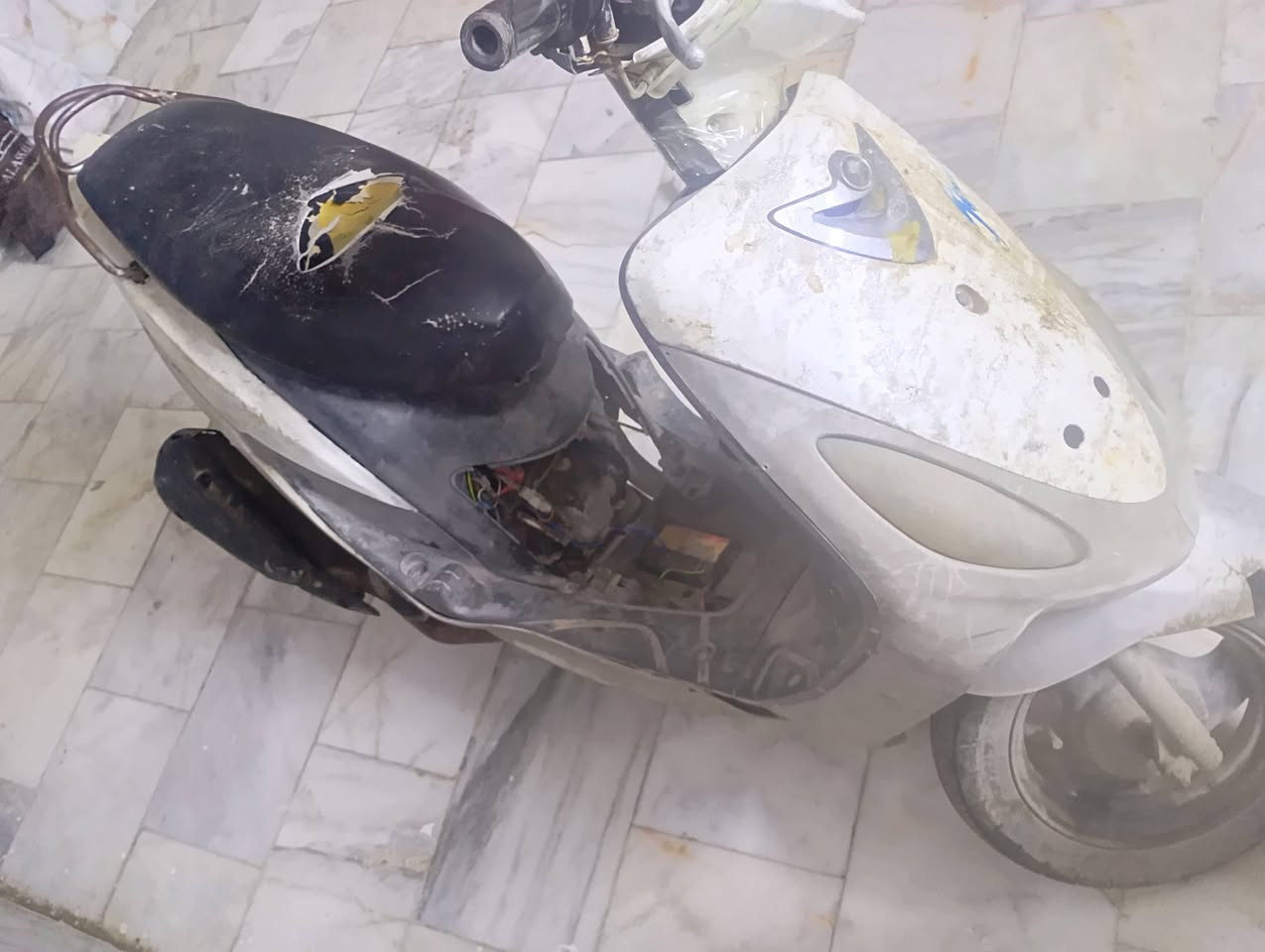 ماكس منغولي متروكة للبيع سعر 200 قفل
***********

(دراجة شغالة مابيها اي عطل)
