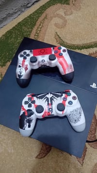 بلي 4 نظيف 100% ما مفتوح ولا مره مع يدتين و قرص جيتي اي والحساب الي بد...