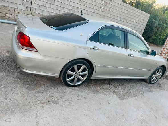 شاهينه للبيع كامل مواصفات 4دكم فول الأخير.
كير محرك شرط
تبريد ثلج
صدر باكيت ***********
***********
