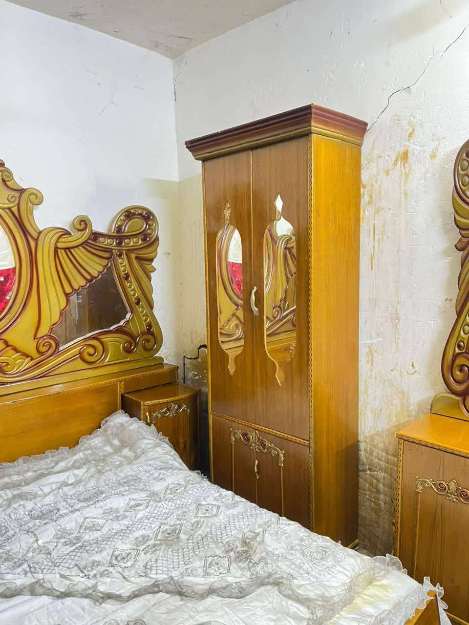 السلام عليكم غرفه صاج عراقي ثقيل تكمة للبيع بسعر مناسب و مستعجله عليها السعر 500قفل لتواصل الاتصال ***********
