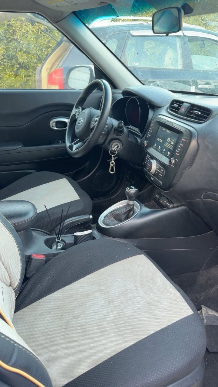 للبيع كيا صول 2019 امريكي حادثها. دعامية خلفية  بيها حادث بالعراق باب وجاملغ الايمن يعني قطع 
بسمي تحويل مباشر 
نص فول  كير مكينة نظيفات  حدادية جديدة 
دوشمة جديدة 
ما بيها نقص 
تحكم جهتين 
شاشة كبيرة
ويل 17 
بيها رش بالتكمة الأمامي 
رقم سليمانية. تحويل مباشر 
وكاله عامة بسمي 
سعرها 95 
مكاني بغداد رئاسة العبيدي 
*********** 
اعتذر عن مراوس فقط بيع
