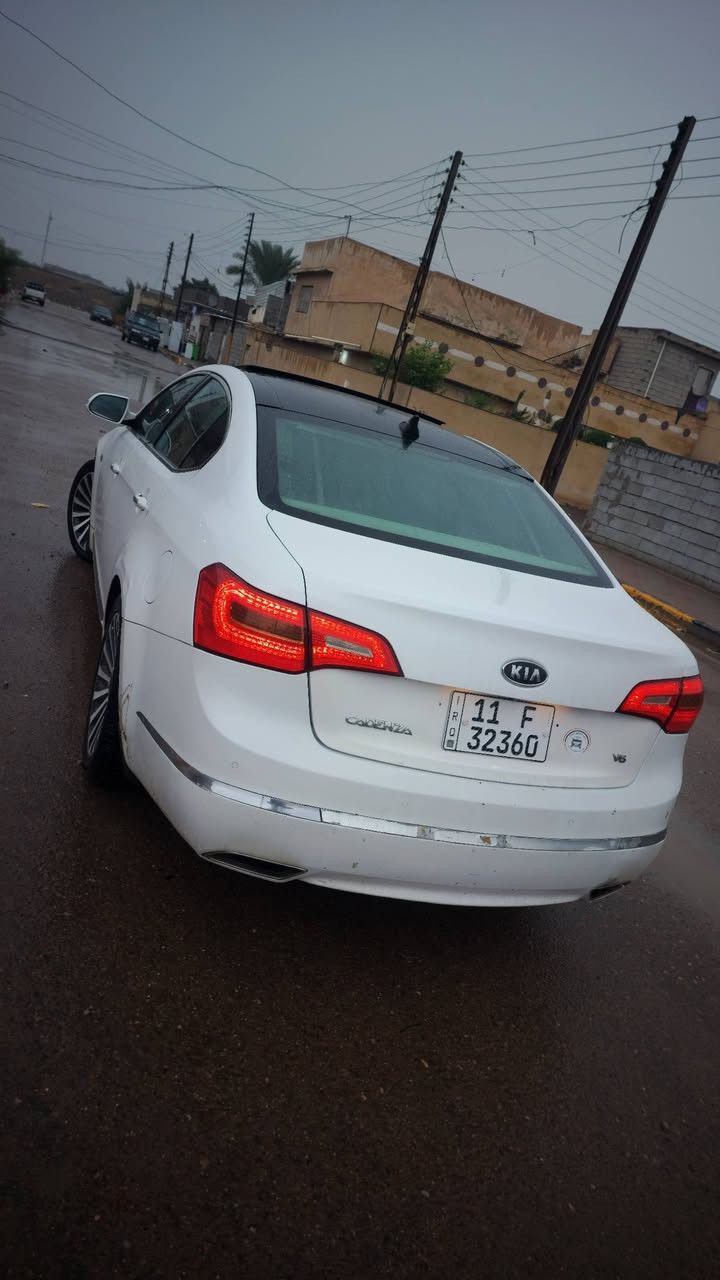 السلام عليكم

كيا كادنزا خليجي 11 
فول مواصفات VIP 
بصمة ابواب وتشغيل
انارة ترحيب
بانوراما قطعتين
مري شفت اشاير مري
بردة خلفية 
زنون عالي ناصي 
بعد هواي مواصفات
سونار مرفق ويه الصور
مكينة مبدلة حاوية قطرة تنقيص مابيها
نواقصها زوج شمعات وتاير وشاشة
مكانها بغداد ابو غريب سعرها 107 بيها مجال حك الجية
***********
