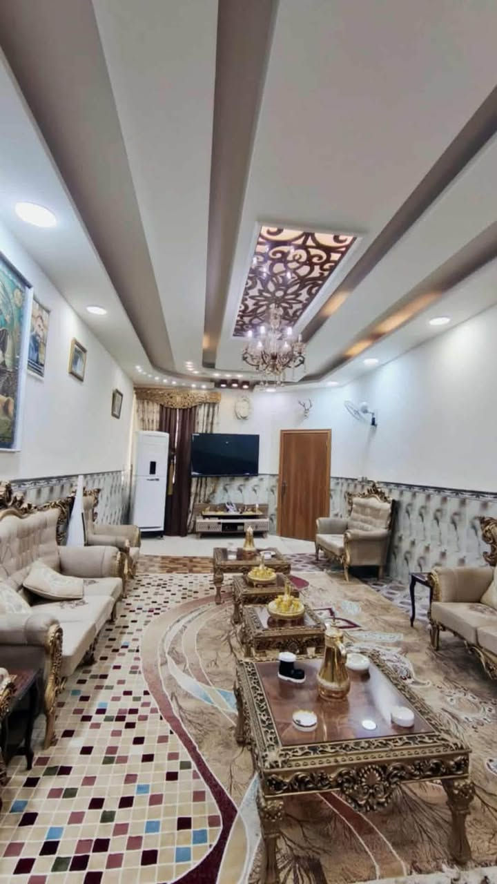 السلام عليكم بيت بل ٦٠٠٠ الجربوعية المساحة ٢٥٠ طابقين الطابق الاول كامل الطابق الثاني عوزة بياض وأرضية   تفاصيل العقار ٥ غرف نوم براني صالة مطبخ وطارمه رقم العقار ٦٦٩٥مطلوب لإسكان ١٧ مليون السعر الكلي للعقار اكتب كلمة تم للستفسار الاتصال على الرقم *********** او مراجعة مكتب عقارات الثابت عنوان المكتب السماوة حي الحكم مجاور مجمع الالماني توتل مقابل متنزه النورين.
