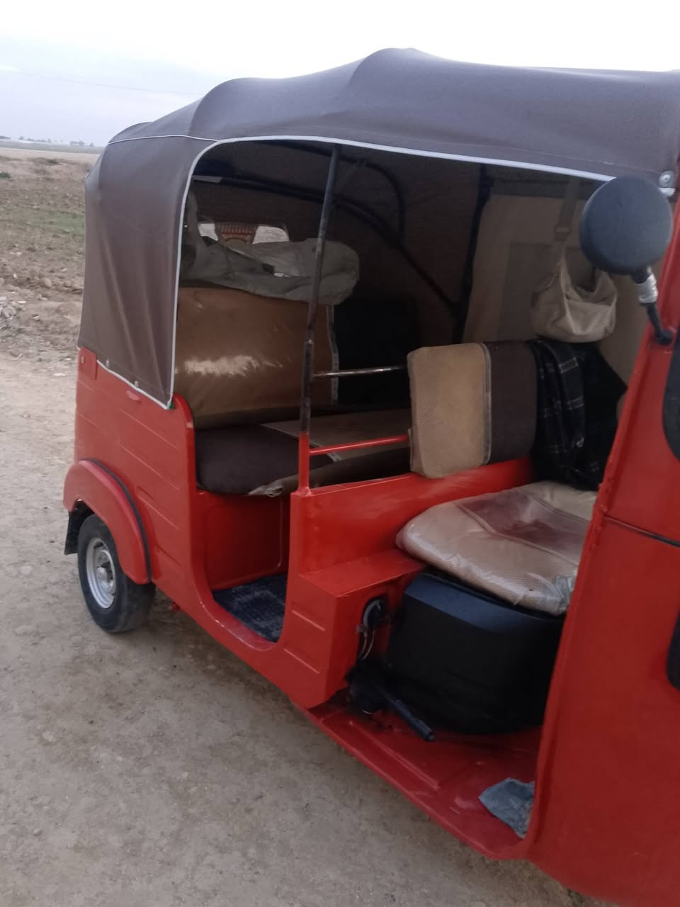 سلام عليكم تكتك للبيع موديل 16شهر 8محدثه 20محرك ما اينقص تخم تايرات جدد كهربائيات  كله جديده واقيات وجادر جديد ما بيه كل خياس اتصال على الرقم *********** كشره يسوه 21سعر 3وربع اوبيه مجال
