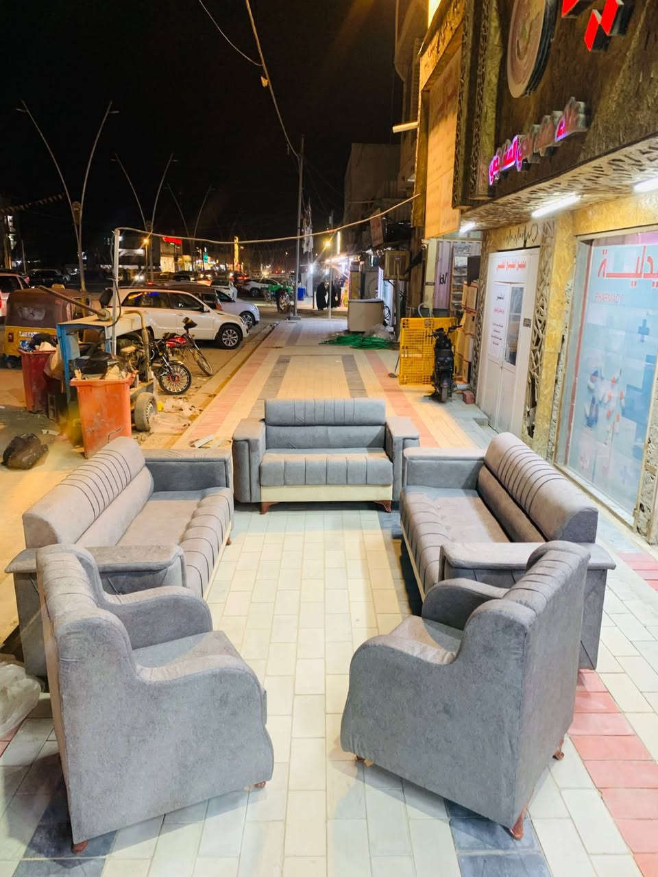 تخم 10 مقعد 450 الف الون رصاصي تخم درجة اولى معرض ضياء

***********
