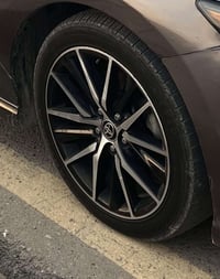 عندي هذا الويل مال كامري حجم 18 اريد مراوس ويه ويل 17 الي عنده يتصل 07...