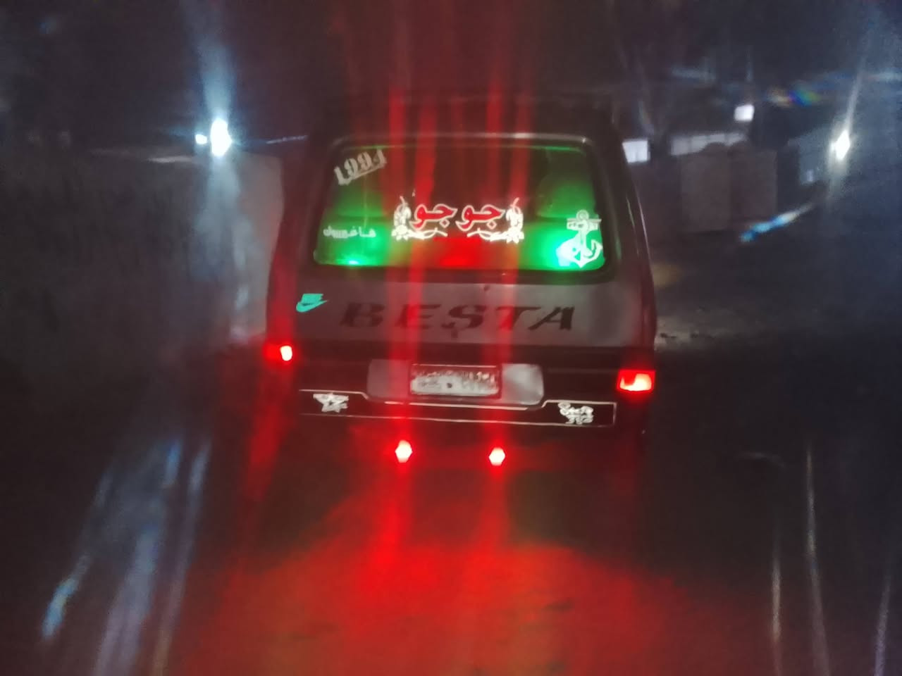 السلام عليكم كيا بستا للبيع رقم احمر بغداد السعر17وبي مجال قليل محرك بي تبخير شي قليل كشنات بيه مال هونداي للاستفسار اكثر الاتصال***********
