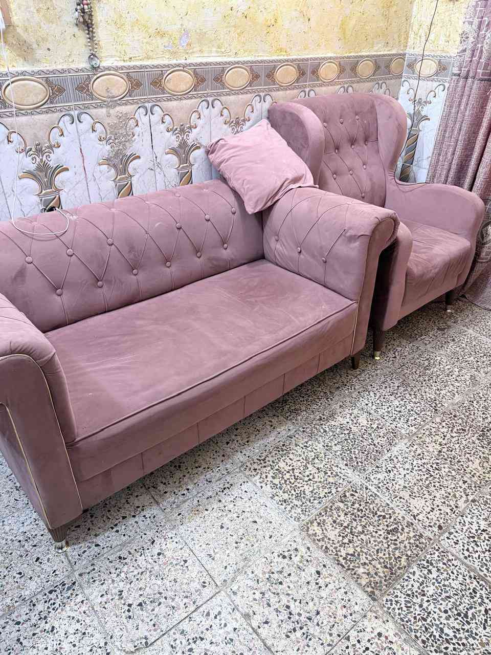 للبيع..

السعر ب١٥٠ كلهن 
موبايل ***********
