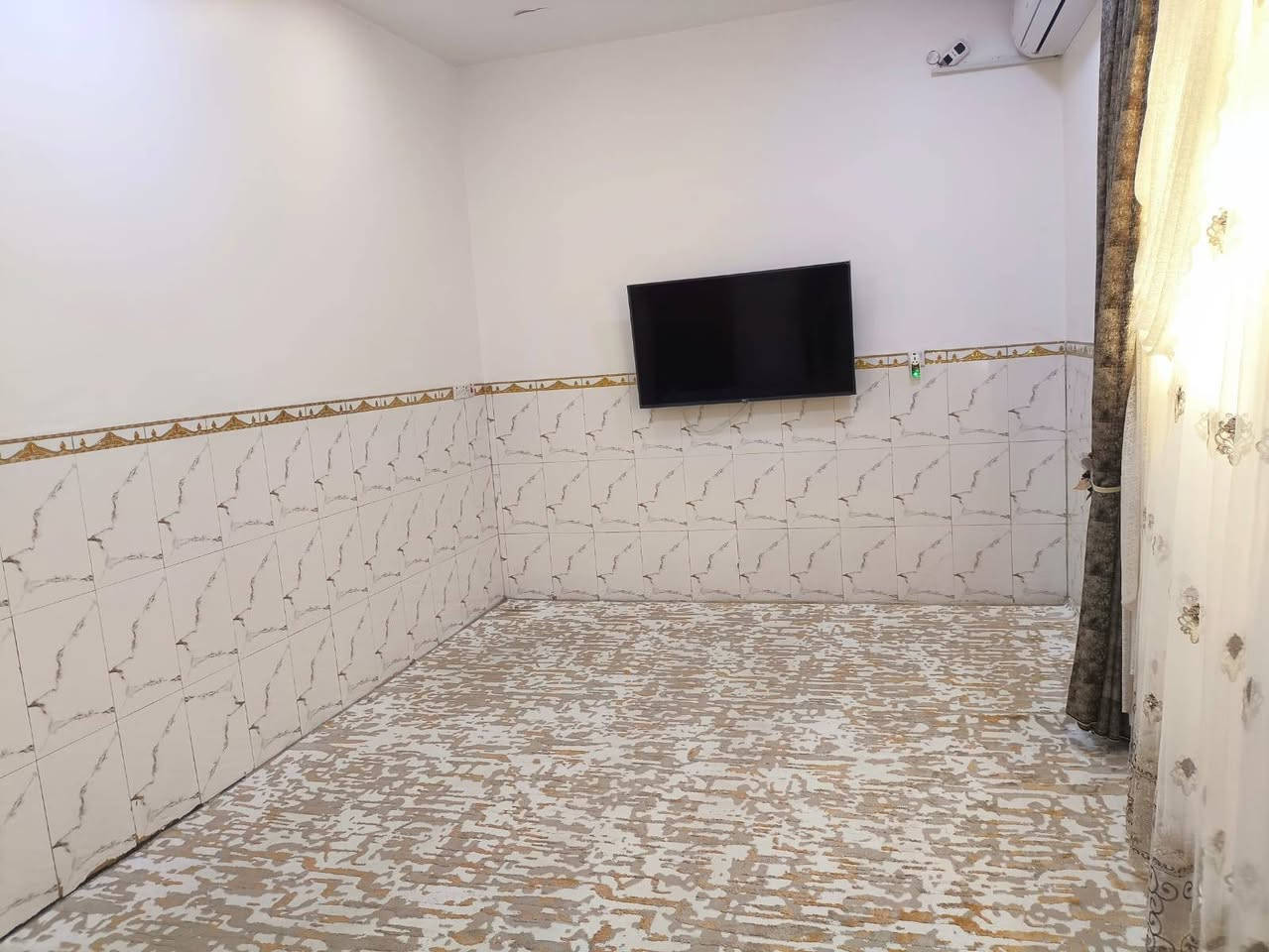 يا الله
مكلفه بالنشر
دار مساحه 100 متر مربع للبيع العنوان / نهاوند الثالثه خلف شارع 20 منطقه كامل الخدمات منطقه هادئه تفاصيل البيت موضحه بالصور
للاستفسار الاتصال على الرقم/***********
رجاءاً السعر يم صاحب البيت
