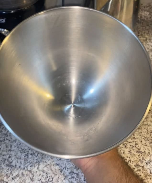 غراض بيت للبيع كلمن و سعره  العنوان البصرة الجنينة ***********
