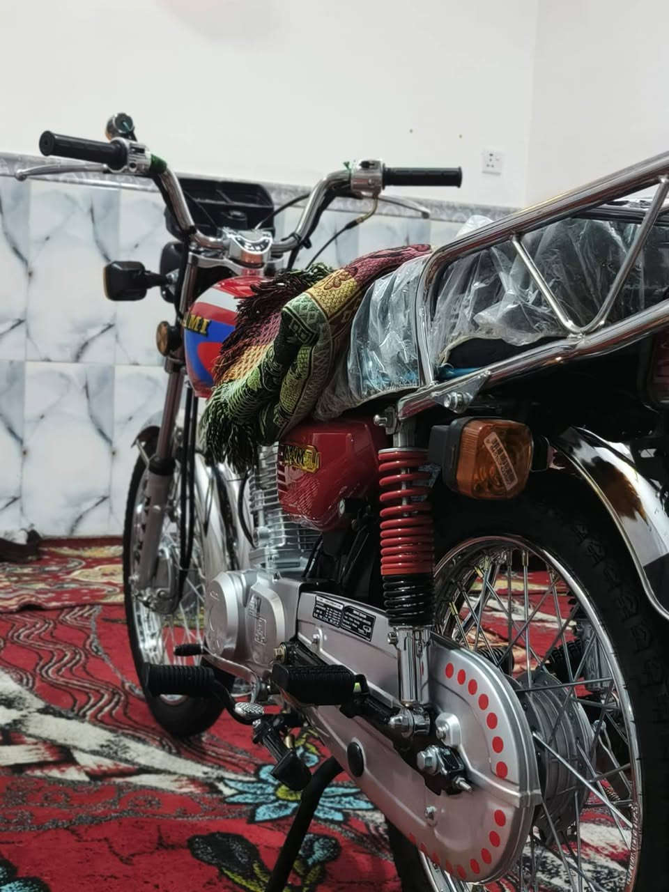 سلام عليكم  مكلف بل نشر 
دراجه نامه موديل 2026
دراجه 3احرف جديده كلش بحاله الوكاله 
اوراق كامله/مكان بابل سده الهنديه/سعر 725وبيه مجال 
تواصل صاحبه *********** بس واتساب
