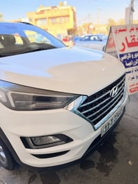 شباب بسب عود الكاذبه سياره نوع توسان مديل خليجي سياره رقم بغداد نكليزي...