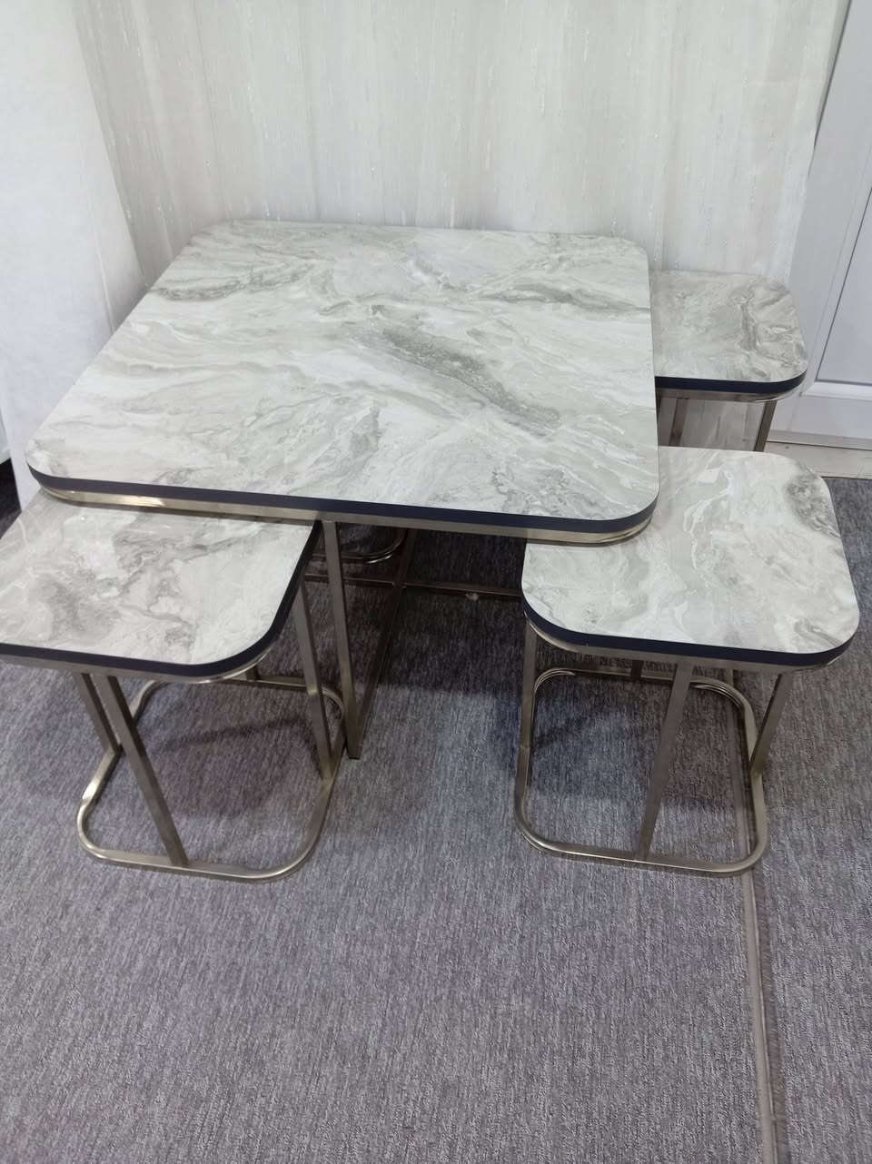 مئزی ناوە راست بۆفرۆشتن دوو مانگ نابێ کراوە بە 90  هه زار هیچ شوخت و شکای نیە وە ک نوێ وایەی
نرخی 75 هه زار
هه ولێر . پیرزین
 ***********
