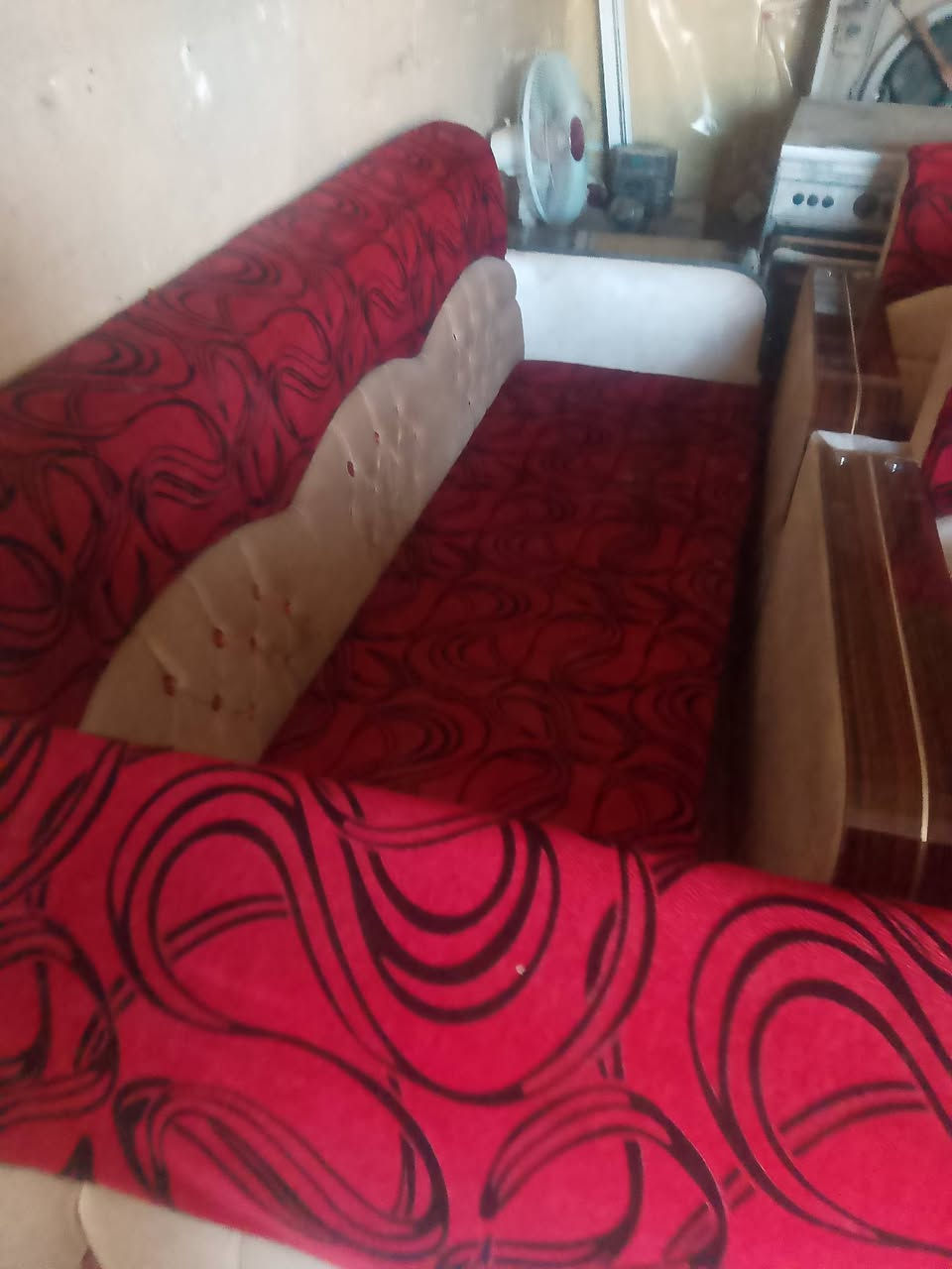 من رخصة الادمن
تخم عشر مقاعد نظيف السعر 150الف
غساله هيتاشي نظيفة الغسل والتصريف شغال فقط النشاف عاطل السعر40الف 
حله شارع 60
***********
***********
