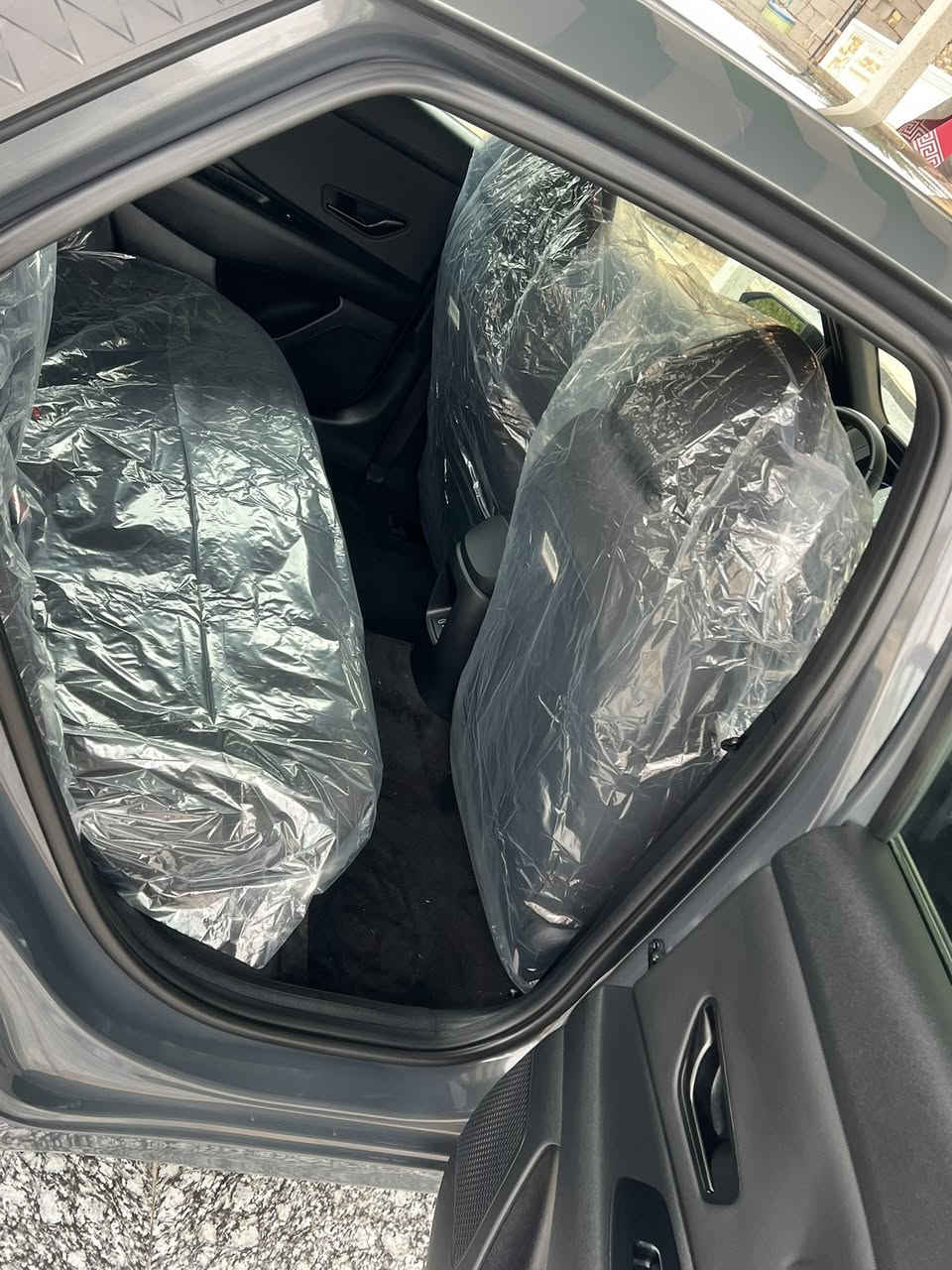 سلام عليكم النتره دخول جديد موديل 25 لون سمنتي سياره جديده زيرو ماشيه 3500 ضررها جاملغ الاامامي ايسر مبدل  وجاملغ الخلفي بي طخه بسيطه كلاش  سياره جديده بجم كبس 
سياره رقم شهداء مرقم سعر 160 وبيها مجال ستفسار ***********
