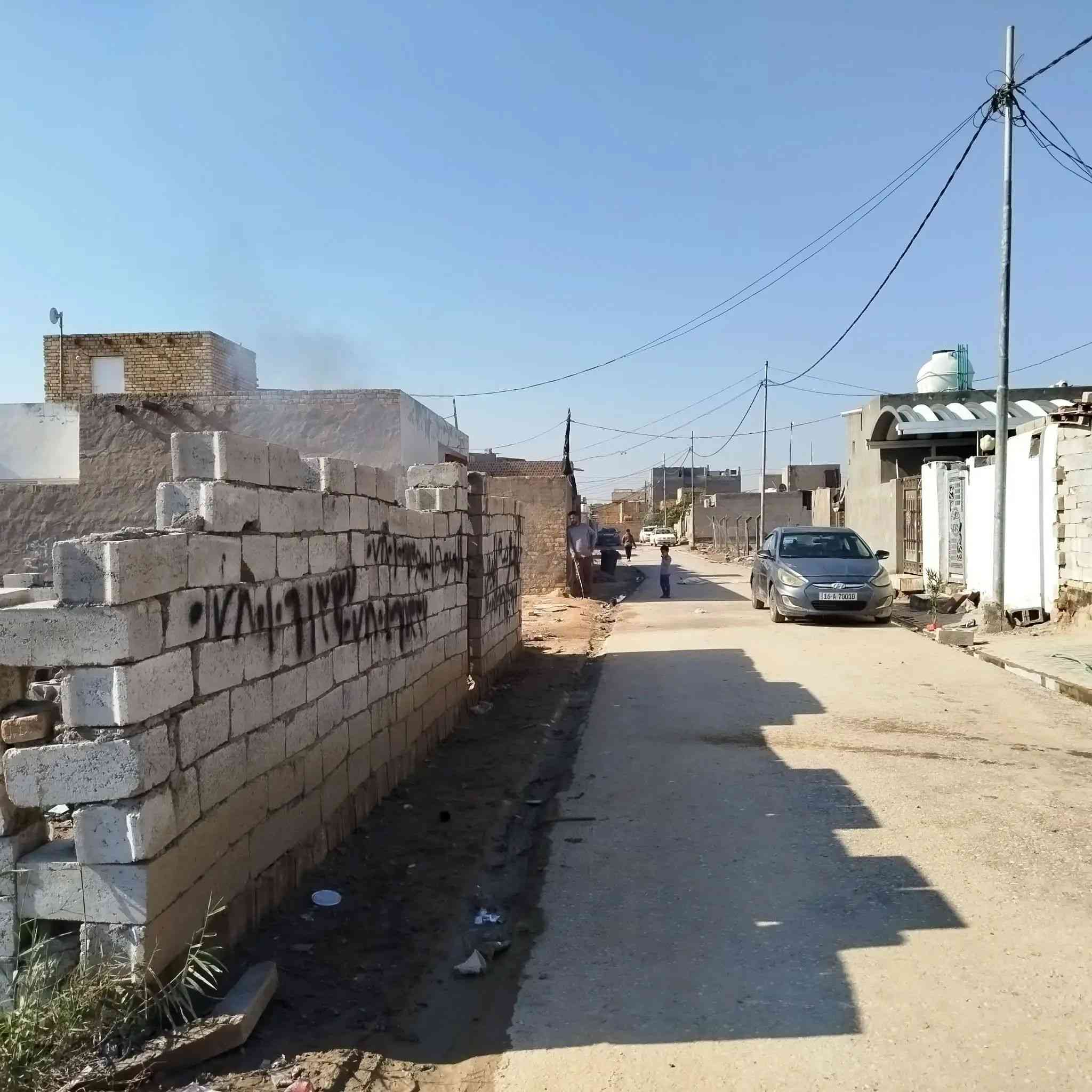 عرصه مساحه 200م بحي لامين الثاني بنزلت ساده الفؤادين بشارع الملعب الأول شهيد جمال العرصه مسيجه ابلوك خدمات كامله تبليط مقرنص ماي كهرباء مجاري 
السعر 20 مليون وبيها مجال
الرقم ***********
