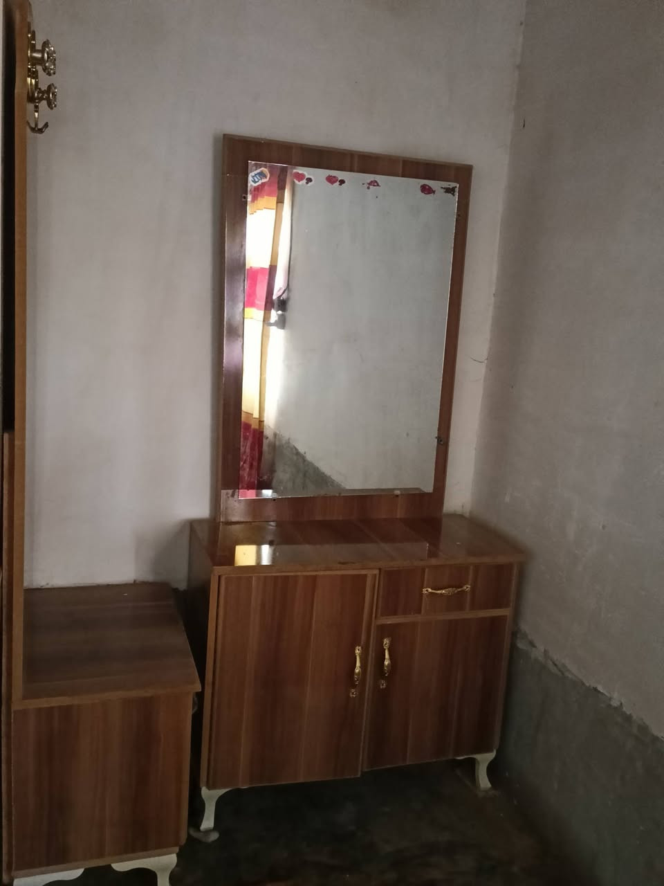 السلام عليكم يوجد خشاب قرفه كامله للبيع رقم الهاتف ***********تفاصيل عل خاص
