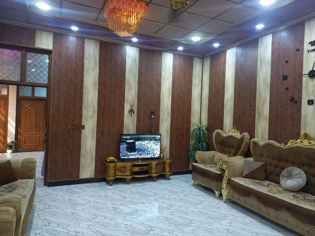 *للبيع بيت - ديالى بعقوبة / بهرز حي الشرطة*
- *الموقع*: قرب جامع الشكور، بالفرع الثاني على اليمين  

- *المساحة*: 200 متر، الواجهة 10 متر × النزال 20 متر  

- *الطابو*: زراعي، سند 25  

- *المواصفات*: قاطين كامل مواصفات  

- *السعر*: 120 مليون  

*للاستفسار (واتساب متوفر):*  

***********  

***********
