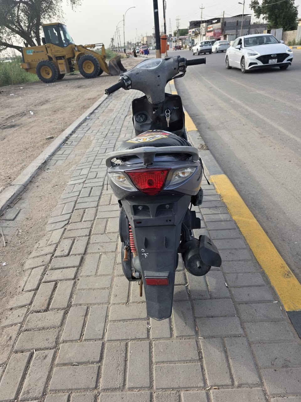 السلام عليكم دراجه ماكص مضلع نوزل الدراجه نظيفه برغي ما مفتوح بيها خرسه نازله من رمبه صارلها 3 اشهر مكاني البصره 
***********
