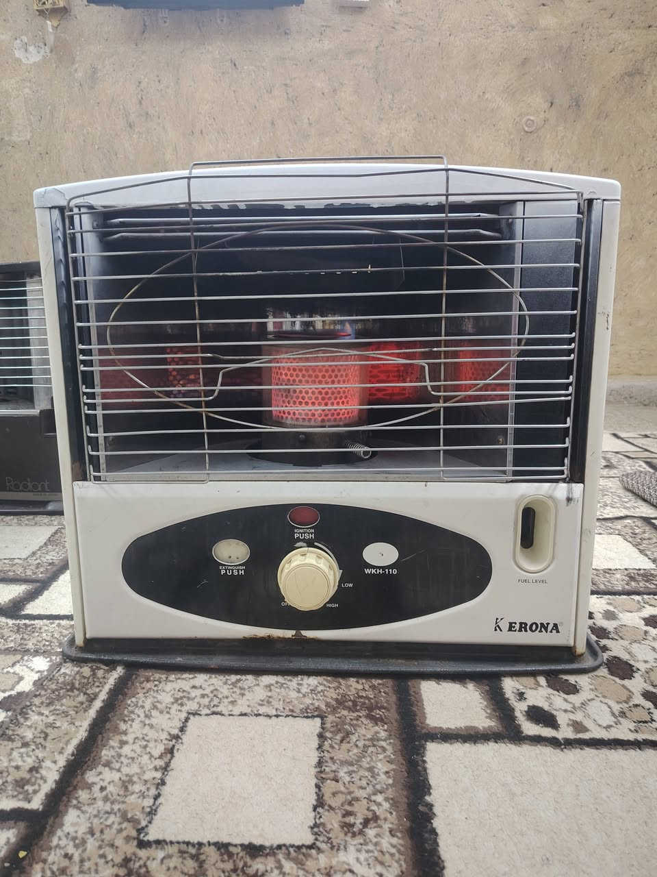 سلام عليكم صوبه كيرونه باب الأول الاصلي شرط لاهيس ولاغاز السعر 65 الف بي مجال مكاني أسرئ مفقودين ***********
