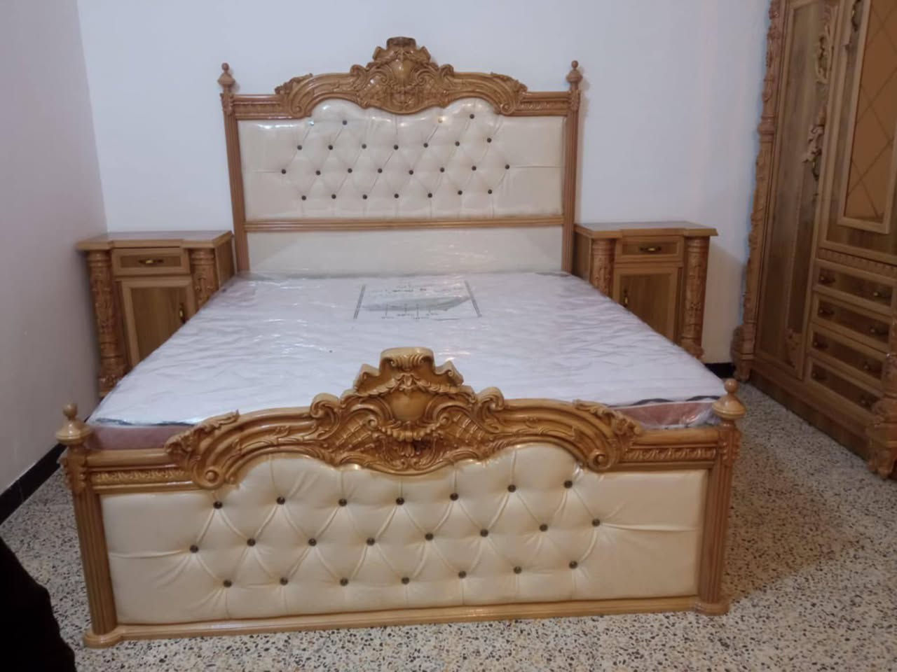 السلام عليكم معمل و معرض سجاد التميمي الطلب والاستفسار ***********
