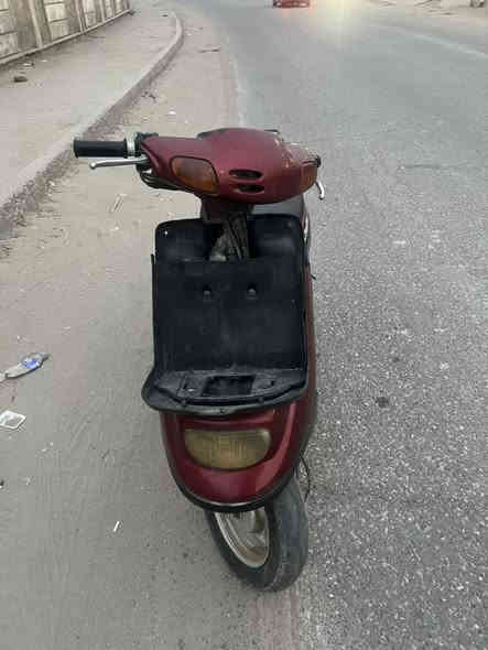 السلام عليكم قرده ام السله بس السله مكسوره. مكينه مكفوله الدراجه بلادي وحلوه سلف هندر عداد سرعه كله شغال كهربائيات كلها شغاله ونضيفه نقصها قفل جنطه والسله معدل 70الله شاهد طياره الدراجه طسه متحس بيها مكاني باب معظم رايدها ب250وبيها مجال قليل رقمي ***********
