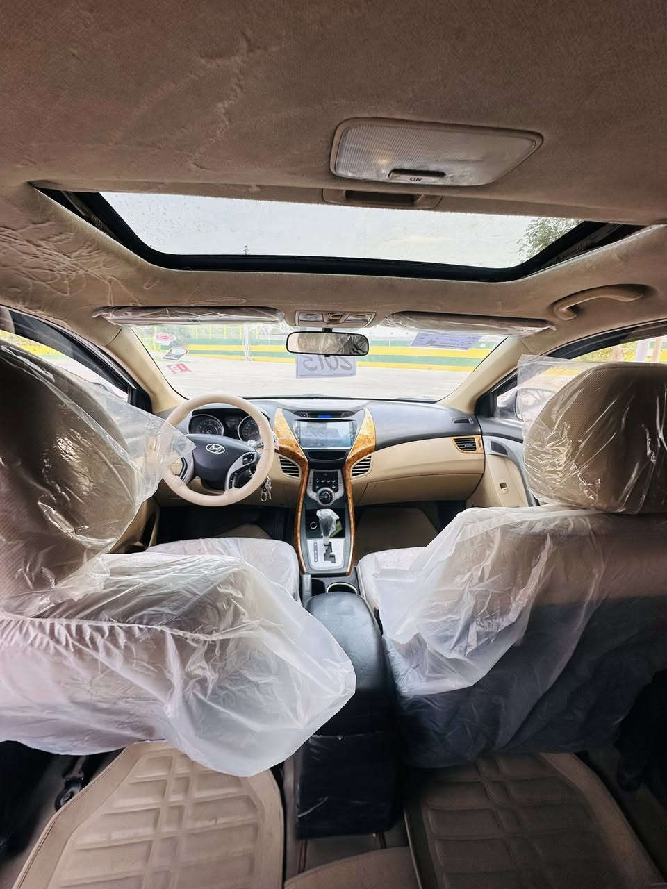 سلام عليكمً الانترا موديل 13 خليجي محرك 1800 السيارهً جديده اي نقص مابيه مكفوله من الحادث فقط شخط بل بابين بدون حادث السعر 108 وبي مجال مكاني بابل السيارهً مال جناي وفول مواصفات 
***********
