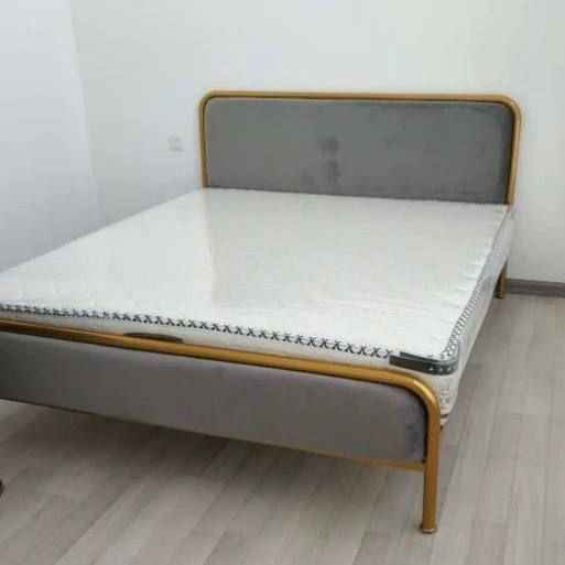 سرير حديد نفرين ( بدون الدوشك ) ، يتحمل أوزان عالية 
الحديد ابيض واسود وذهبي
الدوشمة حسب طلب الزبون 

 القياسات : 
الطول 200 سم * العرض 180 سم * الارتفاع 30 سم

 السعر 210 الف 
توصيل بغداد 5 الاطراف 15
توصيل المحافظات 25 الف بغداد, العراق


**إذا كنت صاحب هذا الإعلان وتريد حذفه لأي سبب، رجاءا أرسل رسالة إلى الدعم الفني**