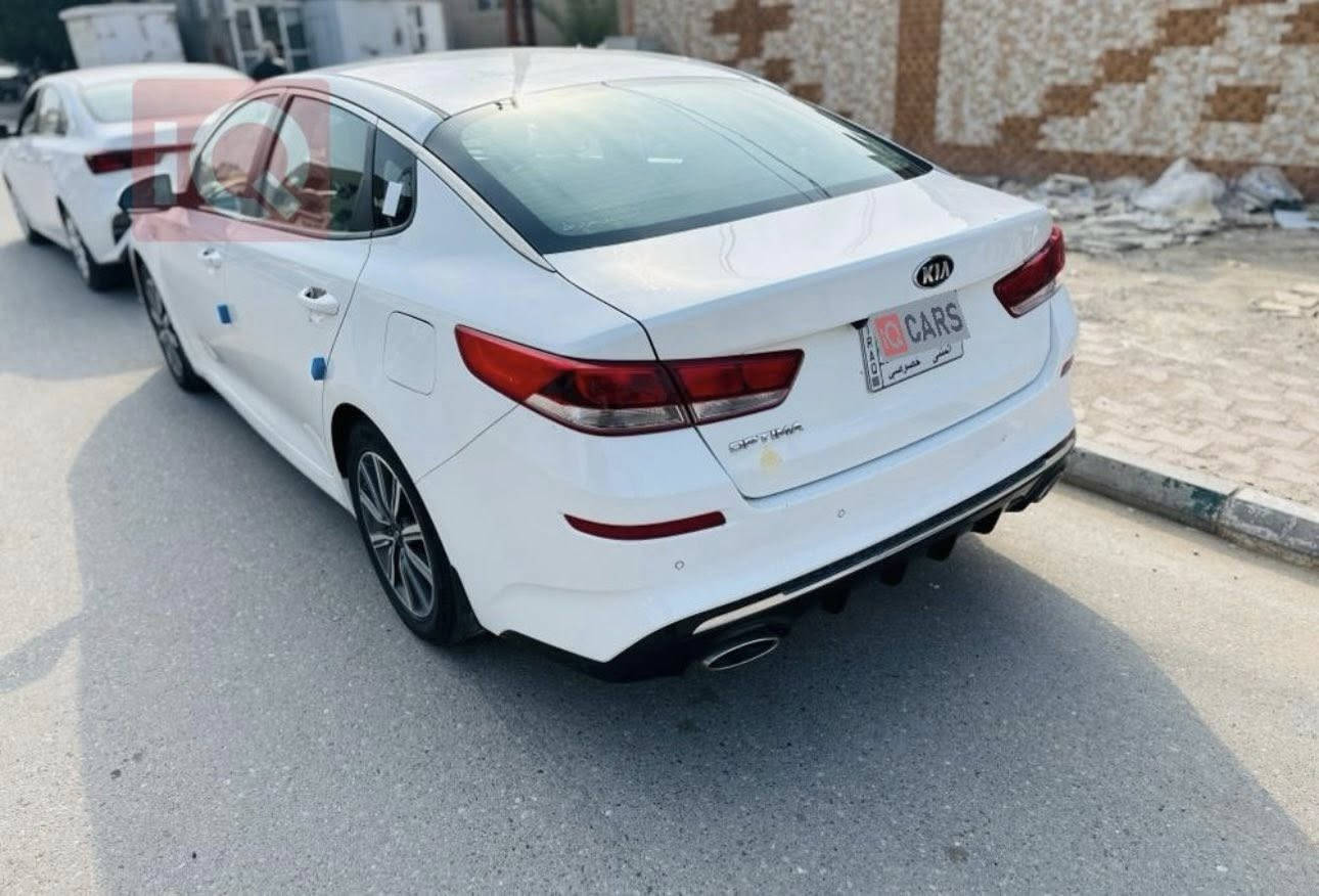 السلام عليكم اوبتيما مديل 2020   للبيع بيها بارد  جامغ الصدر لا فتحً لا صبغ ماشيه ١٤٤ محرك 2400 رقم مثنى موصفات
***********
السعر 197 بيها مجال
