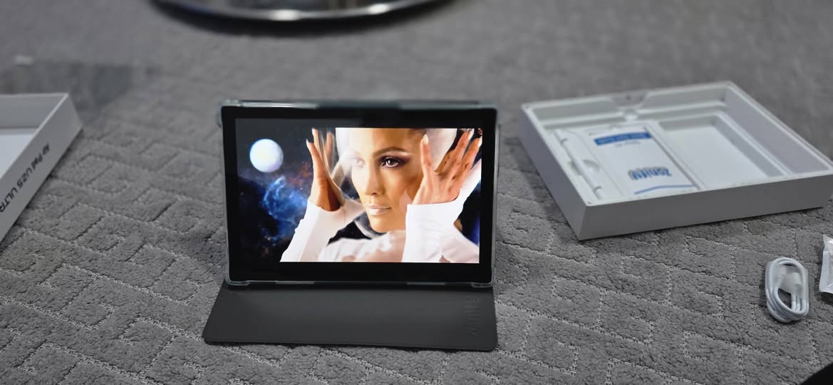 تاب الترا ٢٥ ذاكرة واحد تيرابايت رام ١٦ كيكا دبل سيم كارد جديد ما مستعمل مع ملحقات كيبود وسماعات بلوتوث مع كفر دفتري مع اللصقة
السعر ١٥٠ الف
للاستفسار 
***********
***********
