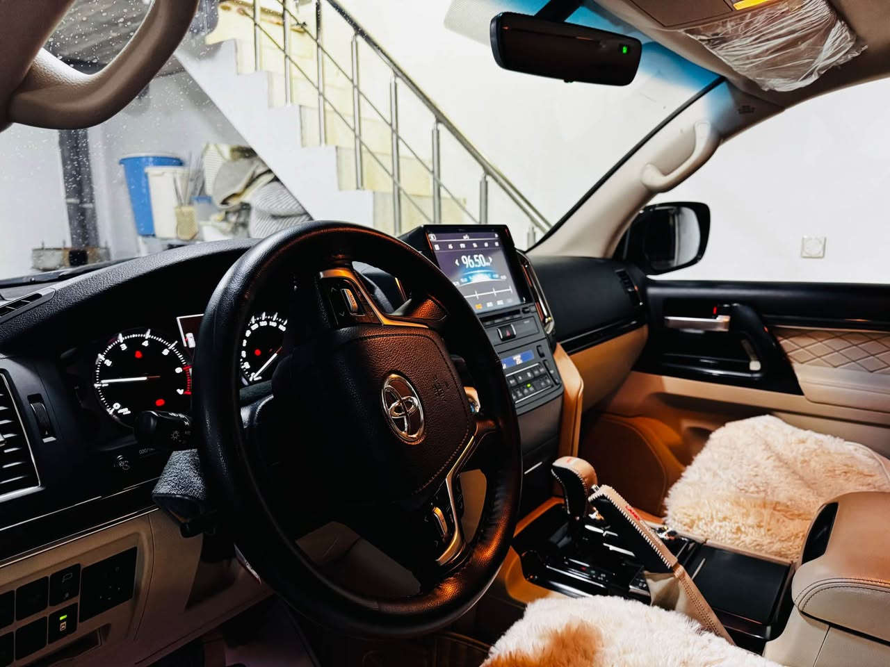 لاندكروزر مۆدیل ٢٠٢١ بە ناوی خۆمانەوەیە ٧٦٠٠٠ حەقیقی رۆشتووە.هیچی پێوە نیە تەنیا شوختێکی بەسیت.ژمارەی خاوەنی سەیارە *********** السليمانية, العراق
