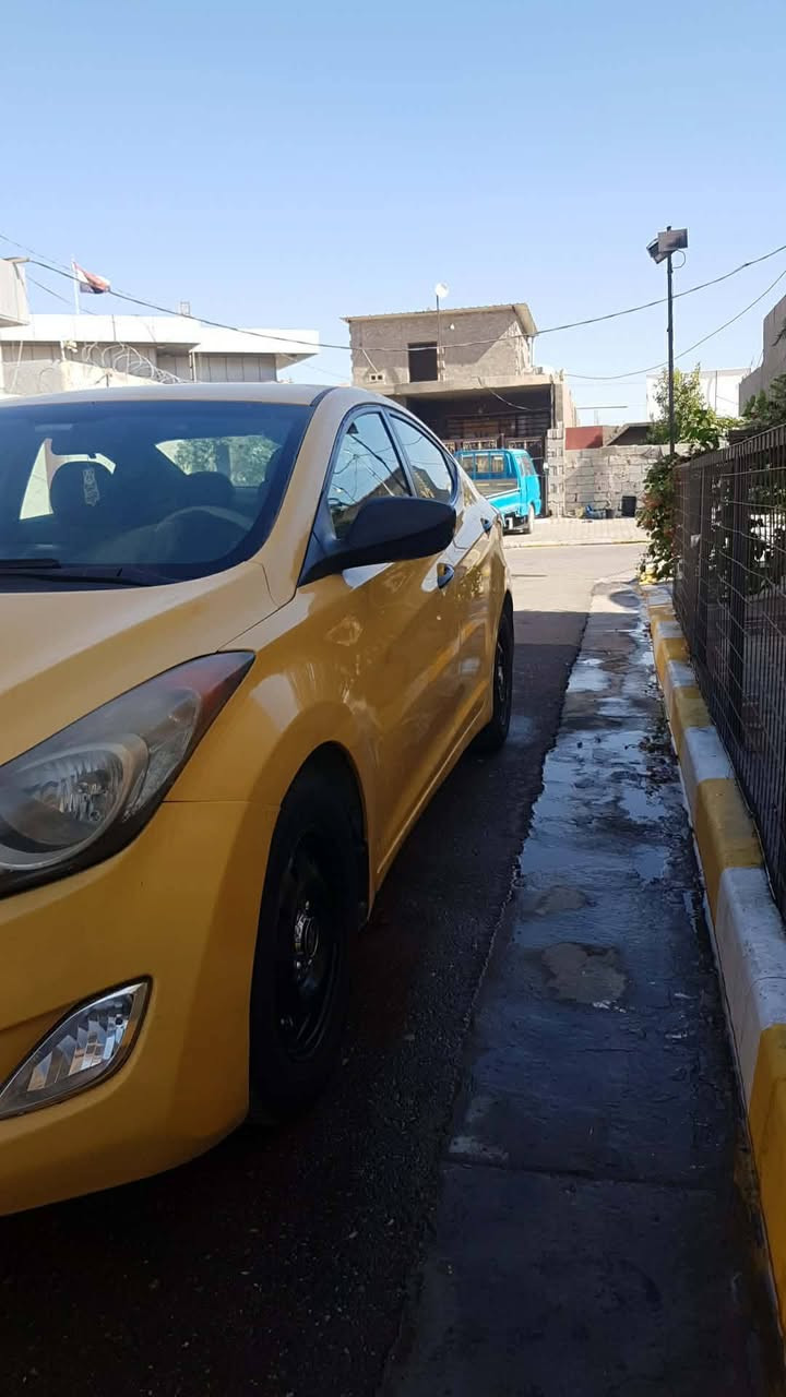 السلام عليكم النترا 2013سياره خير من الله جاهزة كبل للشارع تبريد تدفئة تخم تاير صدر جديد مكينه خير وبركه شاهد الله السياره بيهة شخطة بالدوسة وصاعد شوية على باب الصدر وحادثهة مال امريكا قبغ جنطه بدون ايرباكات ولا دواخل السيارة ليبل واحد السعر 98 ورقه وبيهة مجال شي قليل 
***********
*********** خادمكم ابو مصطفى 👑
