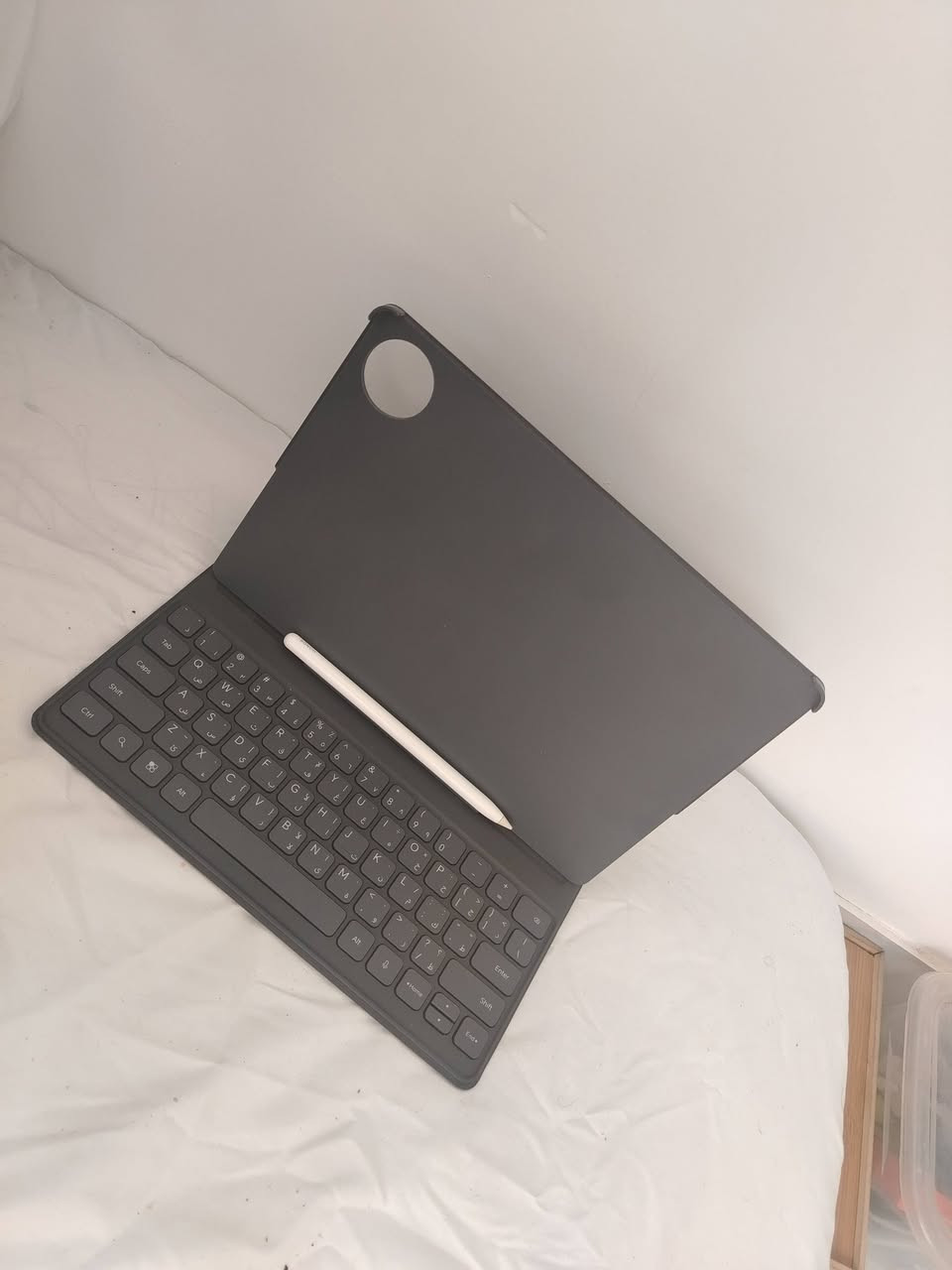 السلام عليكم
تابلت هونر باد ماجيك 2
للبيع
مواصفات
شاشه OLED
3K 144H
معالج سناب دراجون 8 جيل 3 معالج جبار
يحتوي على أربع اسبيكرات صوت مدعوم بتقنية IMAX
ملحقاته كامله كلها
نضافه 100/100 اي نقص ماكو
جهاز غني عن التعريف
السعر 730 الف بي مجال
مكاني بغداد العامريه
رقمي ***********
رجاء التواصل اتصال فقط
