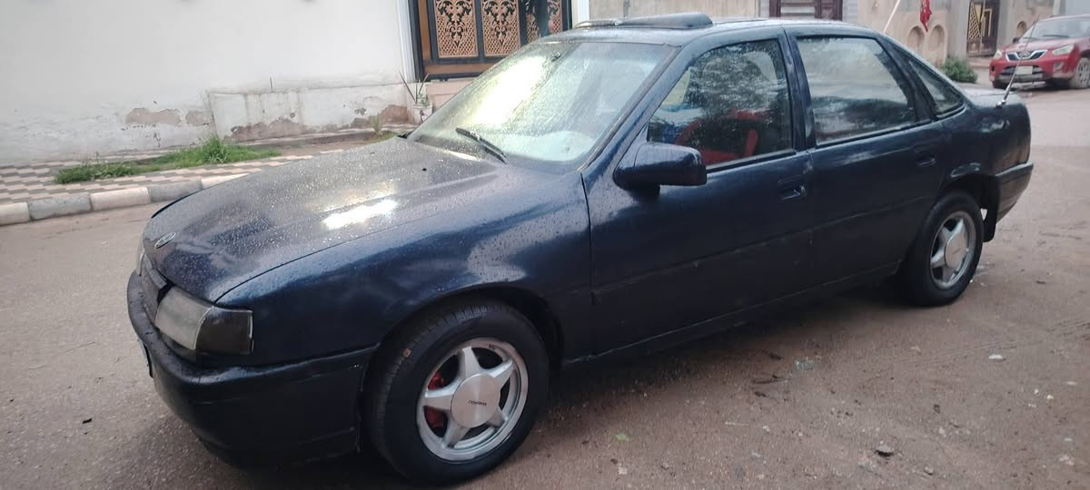 السلام عليكم ورحمة الله اوبل فكتره موديل ١٩٩١ رقم كربلاء مشروع وطني تحويل مباشر محرك ١٨٠٠ كير جديد تخم تاير توني شاده باتري جديد داخل كلش حلو كهربائيات شغاله مصبوغه عام إثر جراد مكفوله من الظربه والخياس تراي كلش حلو وناعمه السياره السعر ٢٢ وبيها مجال للشراي انشالله مكاني بابل القاسم ***********
