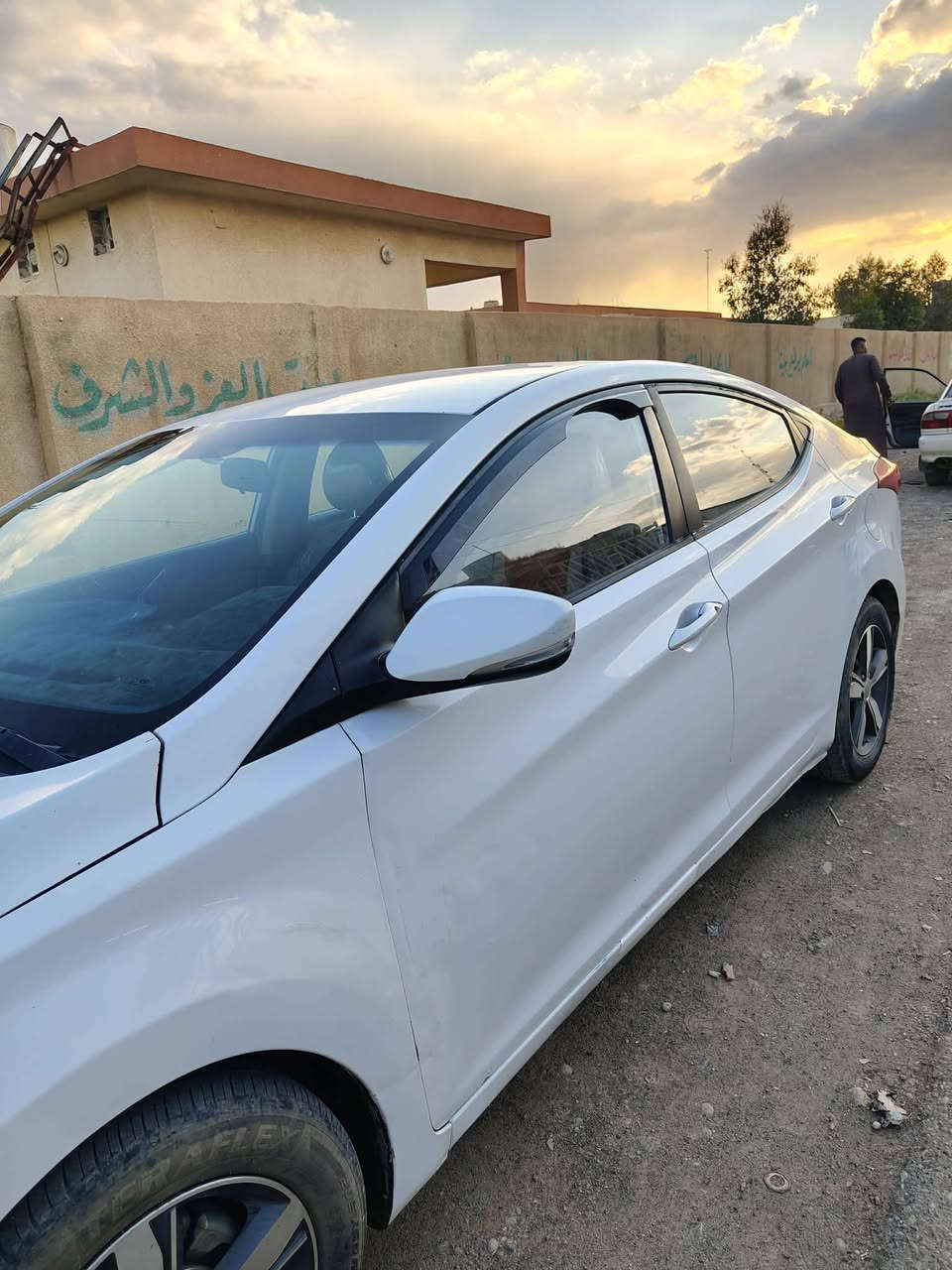 السلام عليكم
نقد فقط
النترا ٢٠١١ مضلع محرك ١٨
اربيل دولي تحويل
قطعتين تبديل وقطعتين بارد
كير محرك شرط تبريد شغال
السعر ٩٠ بيها مجال بسيط
صاحب السياره 
***********
حواس الحجي
