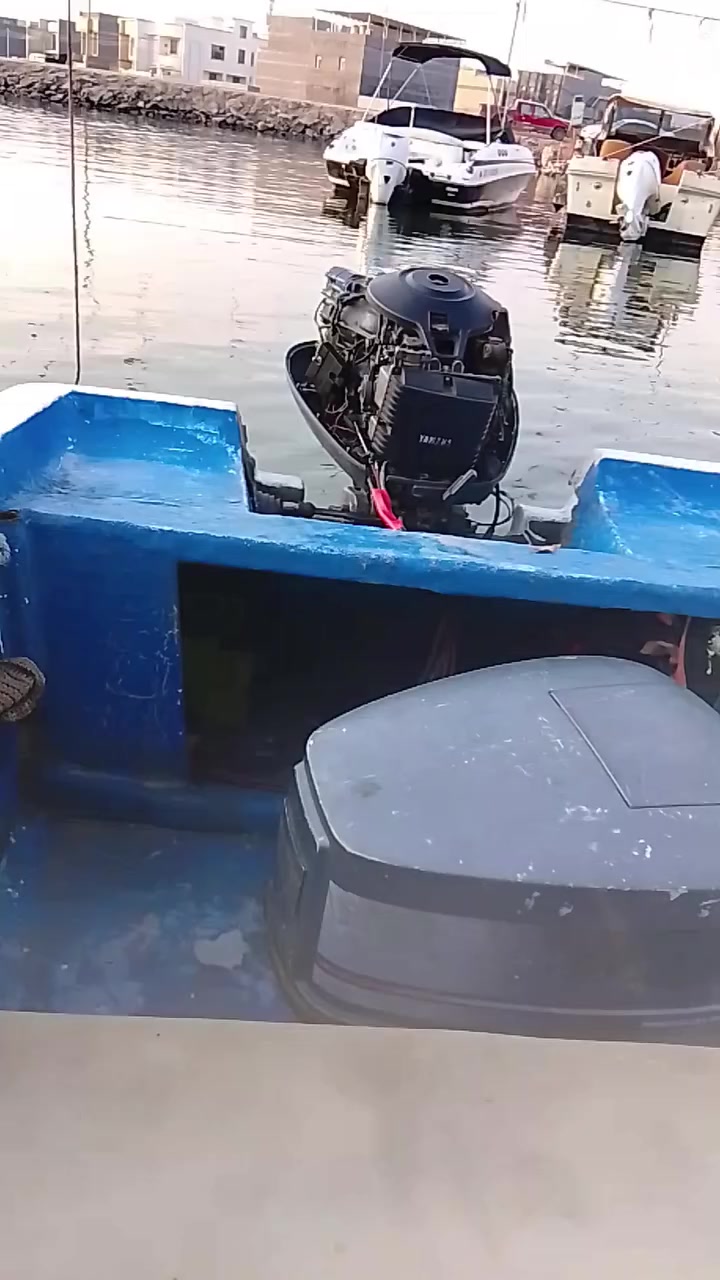 السلام عليكم شباب طراد للبيع ياماها طول الطراد 4 مترات و60 حجم المكينه 115 حصان سعر طراد 3 ملايين ونص 
ا الرقم ***********
