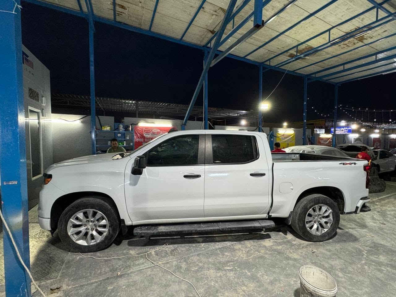 شوفر سلفرادو كوستم
2024 فور ويل اوتوماتيك بدي قصير باب طويل 
حادثها وظربتها بالصور وبسيطه كلش بس صار صبغ بيها
٢٧٠٠ توربو سياره جاهزه ومرتبه رقم اربيل مكاني بغداد الكرخ
***********
