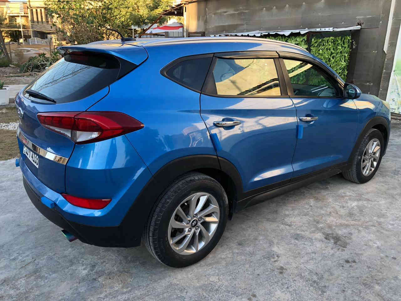 سلام عليكم
توسان 2017 امريكي 
سياره كلين بدون صبغ
ولا تبديل مكفوله 
مكينه 2000
كير مكينه صدر خير من الله
حساس خلفي 
كامره 
هزه جديده ورقم جديد 
سياره ب اسمي  
السعر 165 وبيهه مجال بسيط
بغداد قرب سيطره الشعب
***********
