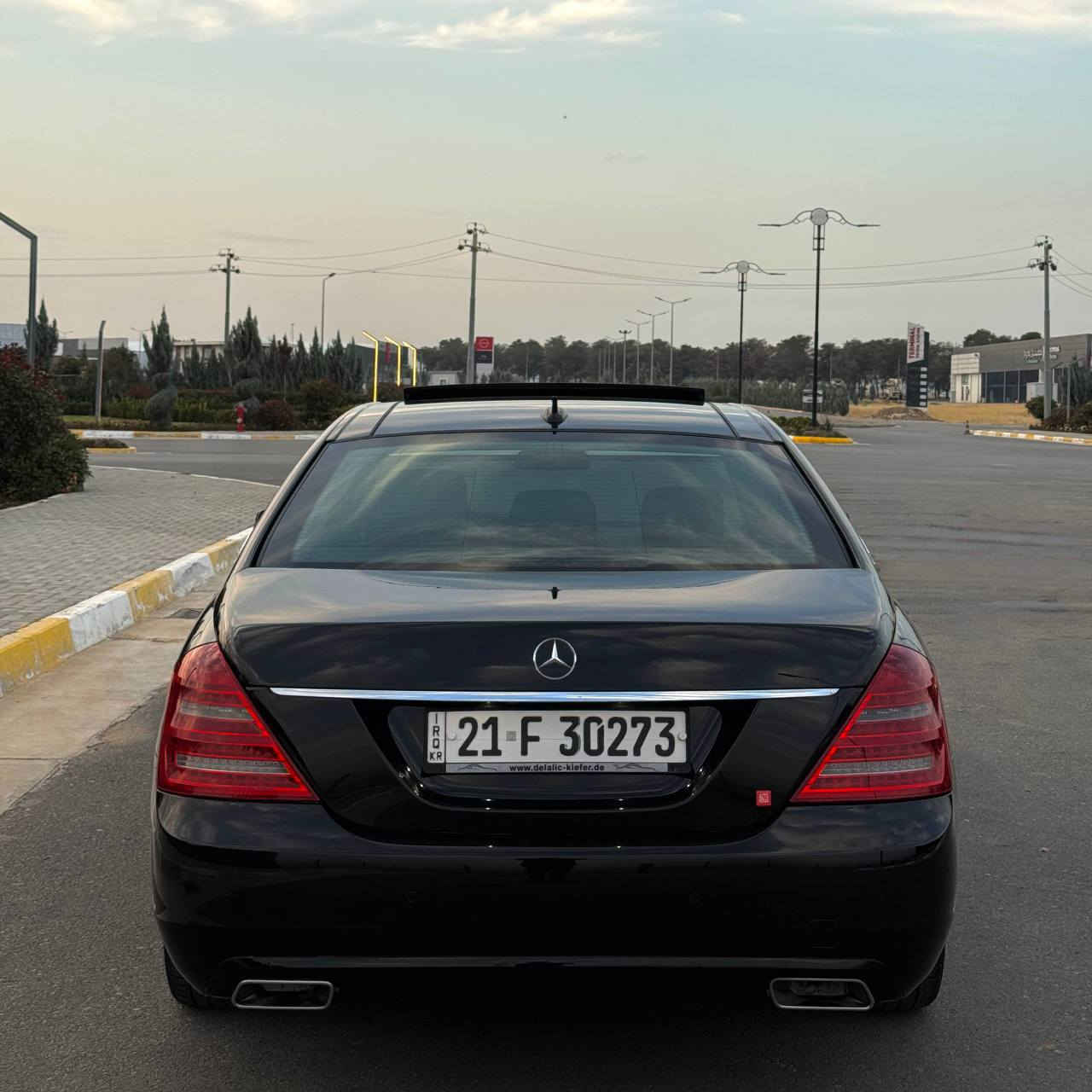 Mercedes Benz S Class 350 L
مرسیدس بینز ئیس کلاس ٣٥٠ لون اسود مودیل ٢٠١١
مواصفات الماني زمان - ماشي ١٨٠ الف کیلومتر
سیارە حلو جدید ماشااللە - کلشي عل بلاد جدید
کیر او محرک ما مفتوح - واحد دینار ماکو مصرف
محرک ٣.٥ لیتر ٦ سلندر - معروف بل سوق
بدون حادث • بدون ضرب • ولا صبغ
سیارە بسمي تحویل و وکالة نفس یوم
سنوی و رقم و هزە جدید حتی ٢٠٢٨

فول اوبشن - بانوراما - نظام رادار - صندوق شفط - باب شفط - ٥ بردات - باب سحب - کوشن کهربائي - کوشن میموري - کوشن ساخن و بارد - کوشن جلد - بصمە - کروز کنترول - کامیرا امامي - کامیرا خلفي - نظام صوت Harman Kardon - لایت زینون LED - نظام سبورت - نیظام عادي - فورمیکا - فولیوم - تەحدید سورعە - Bluetoorh

سعر : ٢٢٤ ورقە مجال بسیط
مکان : محافظة السلیمانیة
رقم موبایل : ***********
رقم موبایل : *********** السليمانية, العراق
