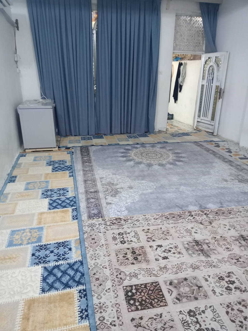 مشتمل للبيع بشارع ابو فضل مقابل ثانويه الألياف 100متر طولاني عرض الشارع 10 موضح خدمات موجدة  السعر 85مليون  للاستفار على الرقم ***********
