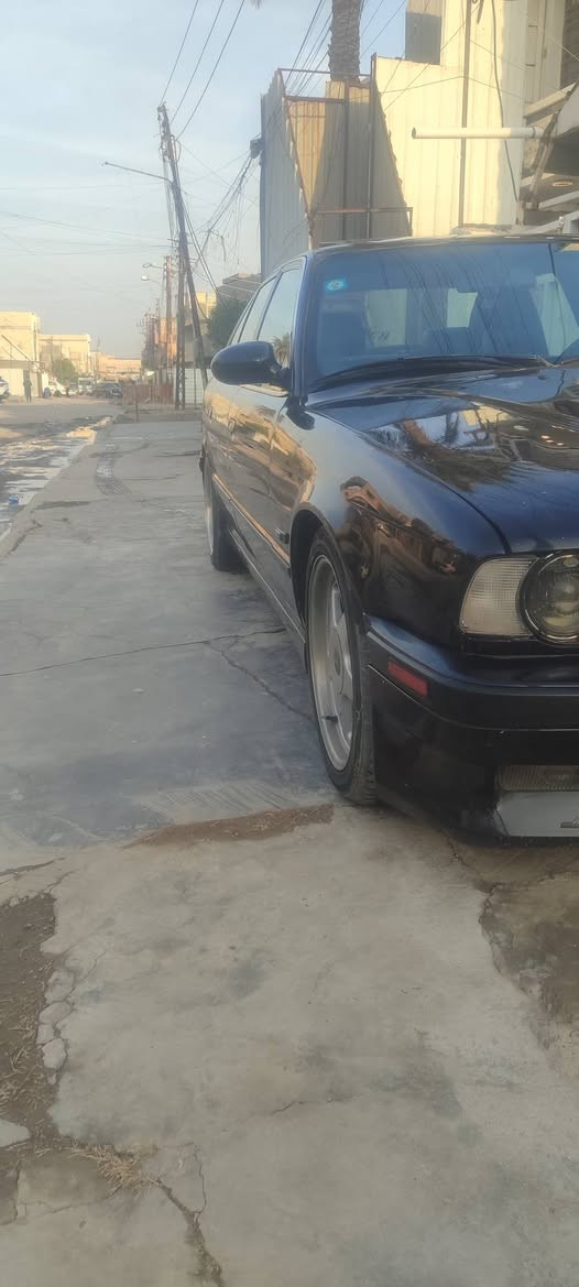 السلام عليكم للبيع او مراوس بيئم 530 ثمانيه سلندر موديل 93 سياره جاهزه من كلشي مكينه 40 كير عادي اصل اوتماتيك سياره كل نقص مابيهه صلنصه رياضي دبل جكمجه دبل اريرباك كشنات كهرباء جلد ويل 18 كروم فتحه بلسقف السعر 63 وبيهه مجال للاستفسار الاتصال على الرقم واتساب *********** مكاني بغداد الغزاليه  اعادة النشر بسبب الوعود الكاذبه  هزه جديده رقم دولي
