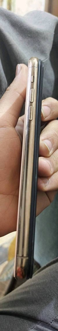 مراوس او بيع ايفون 11 برو ماكس سعر مناسسب مكان بغداد  سعر  قابل للتفاو...