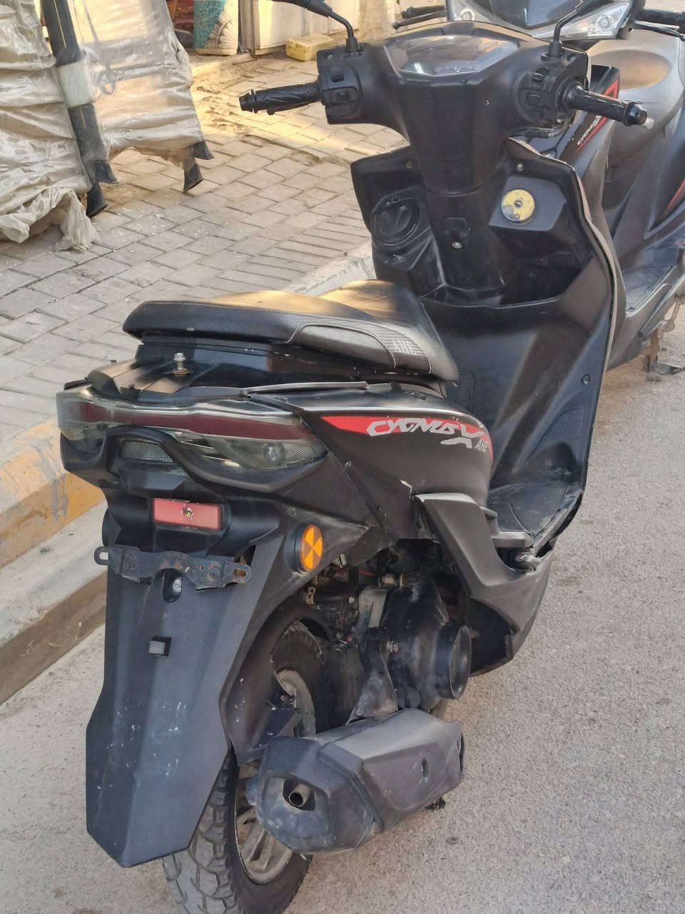 سكنز موديل 23للبيع السعر 350وبي مجال مكينه مفتوحه ناعمه نكره سلف كهربائيات شغاله  ***********
