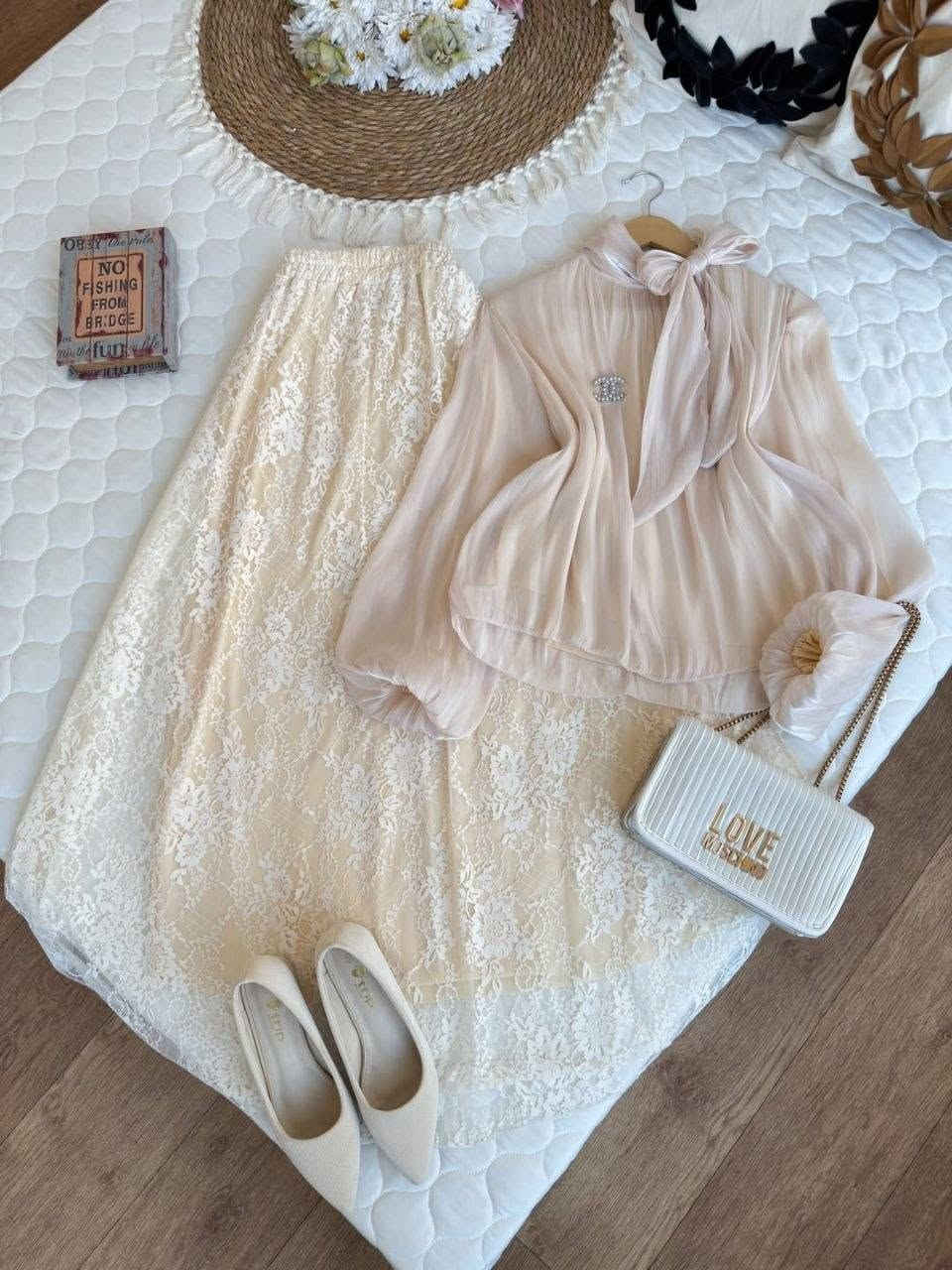 كوستم قطعتين مريح بل لبس👌🏼 

نوع الخامه 🍒👇🏻 

قميص اوركزه مبطن ✨
تنوره كيبور مبطن ✨

القياسات يلبس 👇🏻 
38 40 42 44 46 48 ✨

السعر 35 إلف ✨


**إذا كنت صاحب هذا الإعلان وتريد حذفه لأي سبب، رجاءا أرسل رسالة إلى الدعم الفني**