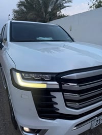 للبيع لاندكروز 2023 vxr ساز ام الضمان    تون تيربو داخل احمر ثلاثه شاش...