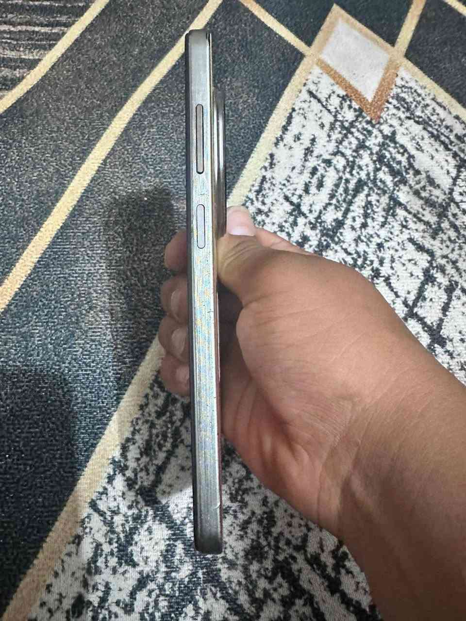 السلام عليكم عندي هاذ نوت 16برو ذاكره128رام8 دبل سمكرت رام هم مراوس بايفون كلشي مامبدل بي كارتونه وياه  
رقمي***********
