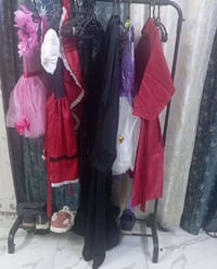 ستاند ملابس • مكان الحريه