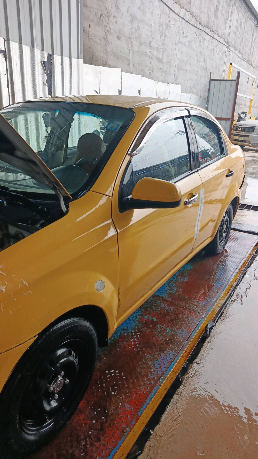 دايو جنترا شبيهة الافيو مكاني كربلاء حي العباس السيارة جاهزه بيهه نواقص بسيطه