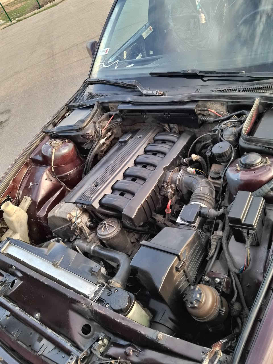 BMW 1992 525i
ماشالله ماله كه زور پاكو بى مه سره فه 
مه كينه ٥٢٥ كه پسه 
ماشالله له قوه تي
گير عادى🚀
فول موسفات
سلايت 
چوار جام كاره با 
ئه يبي ئيس
ته بريد 🥶
لايت ئه لقه 
زينؤن
ئيم پريفايه ر 
عه ته ر پان
بلاجكتور
ده عامى پيش و دواى M
بال سه ر جام بو به سراوه
كامل ناو گيچ ئيش ئه كات 
گيچى به نزينيش ئيش ئه كات
كاره بايي كامل مه زبوت
هه موو گيانى له سه ر ده قى شه ريكه ييه 
ماشالله ناو غورغه ى لوكه 
چوار به رگه ده رگاى لوك
چوار تايه و ويلى ٩٥ لوك له ژيره 
هيچ ده عموو ليدراوى نييه
چه كوشى پيوه نييه
مووس و براوه به شه رت 
سه نه وى ئه سلى بغداد به شه رتى ئه وه ليات
مالى كه س نه بيت پاره ى كه سي تيانه بيت
گير و مه كينه به شه رتى فيته ر 
له ماله كه بيمنه تم به دلى خوت فه حسى بكه
ته قه و ره قه به شه رت
هه ر چركه يه كو گه لايه ك بشكينه
سعرى ٣٧$ معامهله
سه ياره كه له سليمانييه 
ژم ***********
 ***********ژم
ئه گه ر موشته رى ته فون بكه 
توخوا ئه گه ر مووشته رى نيت سه رمان مه ئيشينه
